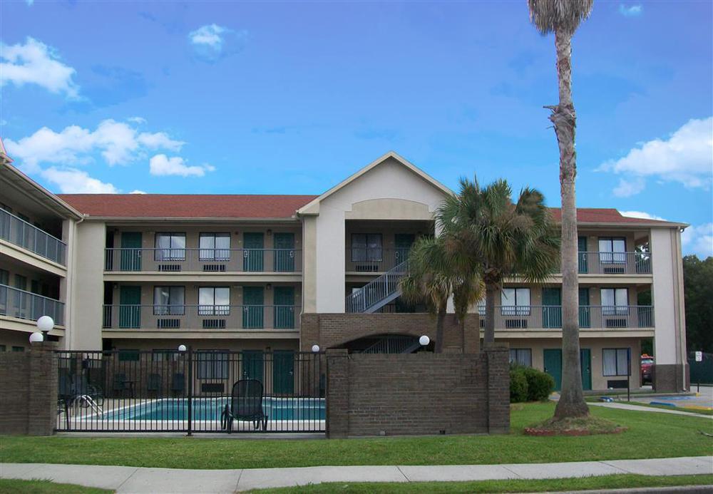 6-lafayette, La 2*