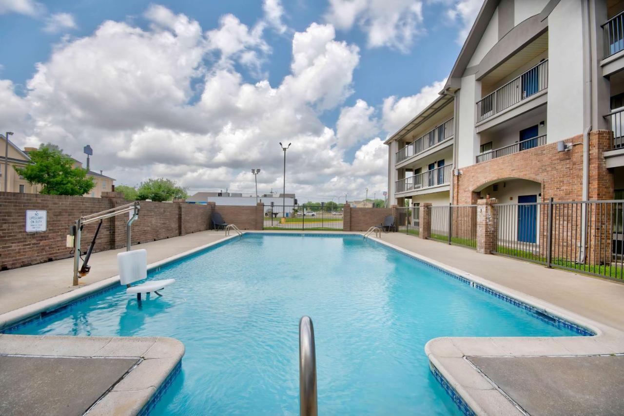 6-lafayette, La 2*